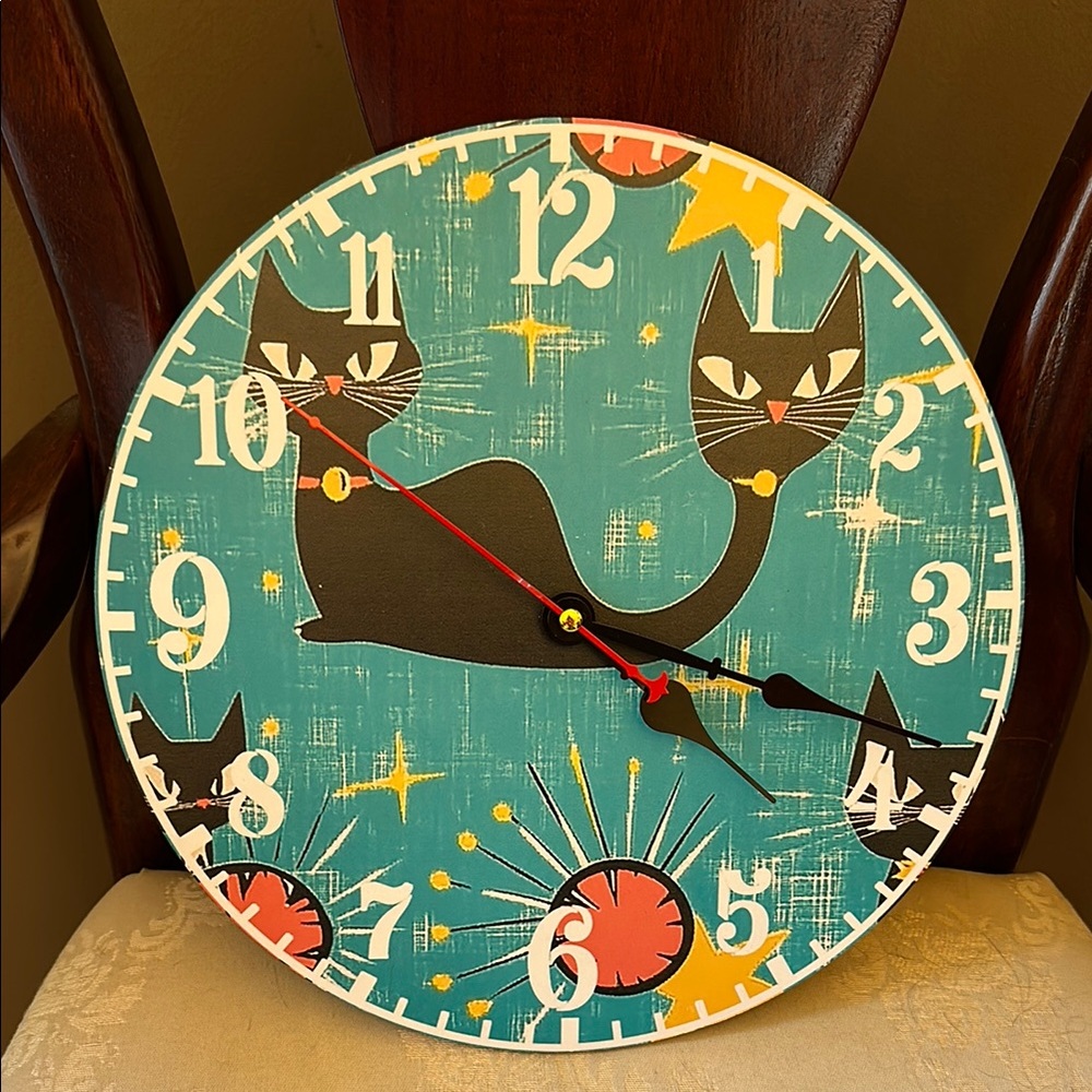 Retro-look atomic black cat wall clock